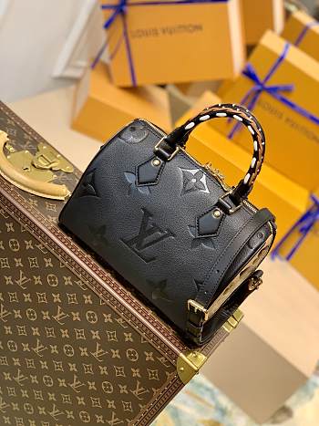 Louis Vuitton Speedy Bandouliere Wild At Heart M58524 Size 25cm