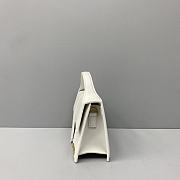 Jacquemus Le Grand Bambino Bag In White 213BA Size 18x6x7cm - 3