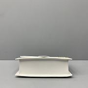 Jacquemus Le Grand Bambino Bag In White 213BA Size 18x6x7cm - 4