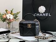 Chanel Small Vanity Case Style AS2630 Size 15x10x11cm - 6