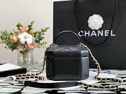 Chanel Small Vanity Case Style AS2630 Size 15x10x11cm - 3