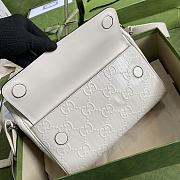 Gucci Embossed Messenger In White 658565 Size 29×22×9.5cm - 4