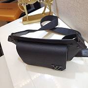 Louis Vuitton Sling Bag Aeogram M57081 Size 30x16x3cm - 4