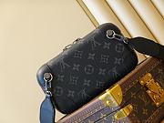Louis Vuitton Horizon Clutch Monogram Eclipse M45579 Size 21x12x6.5 cm - 2