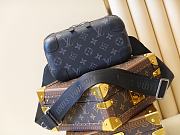 Louis Vuitton Horizon Clutch Monogram Eclipse M45579 Size 21x12x6.5 cm - 5