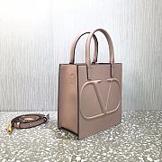Valentino Garavani Vlogo Walk Size 20x10x21cm - 5