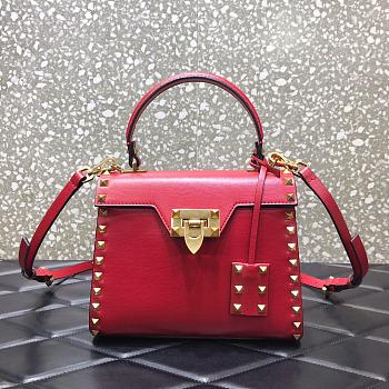 Valentino Garavani Rockstud Alcove Grainy Small Handbag WB0J7 Size 22x17x9cm 