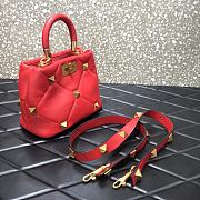 Garavani Roman Stud Small Leather Shoulder Bag Size 20×9×15cm - 3