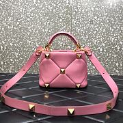 Garavani Roman Stud Small Leather Shoulder Bag In Pink Size 20×9×15cm - 6