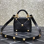 Valentino Garavani Roman Stud Small Leather In Black Size 20×9×15cm - 3