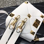 Valentino Garavani Roman Stud Small Leather White Size 20×9×15cm - 3