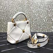 Valentino Garavani Roman Stud Small Leather White Size 20×9×15cm - 6