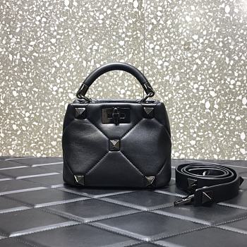Valentino Garavani Roman Stud Small Leather All Black Size 20×9×15cm