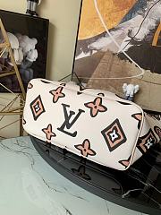 Louis Vuitton Neverfull MM In Creme M45819 31cm - 3