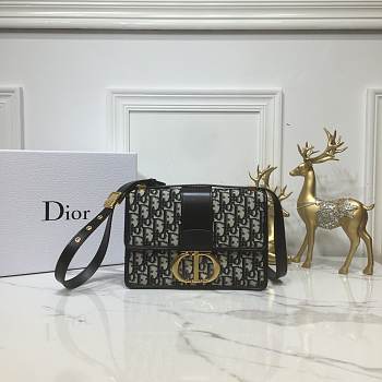 dior montaigne 17