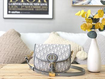 Dior Bobby Bag White Oblique M9320 Size 22x17x6cm