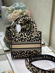 Dior Lady Dior D lite Mizza Embroidery M0565 Size 24cm - 5