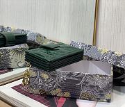 Lady Dior 5 Gusset Card Holder Green Patent Cannage Calfskin S0074 Size 10.5x 6x3 cm - 4