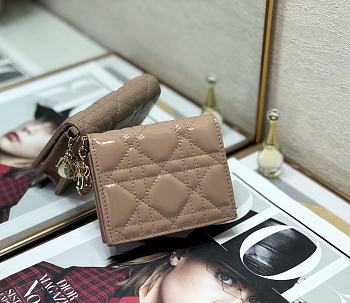 Mini Dior Lady Small Wallet Beige Patent S0178 Size 11x8.5x3 cm
