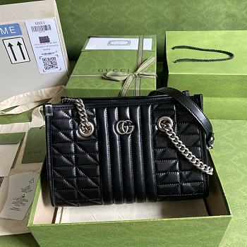 Gucci GG Marmont Handbag In Black 681483 Size 26.5x19x11cm