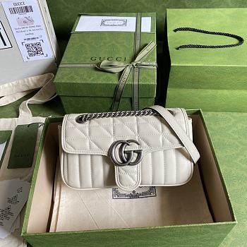 Gucci GG Marmont Shoulder Bag In White 681483 Size 26.5x19x11cm