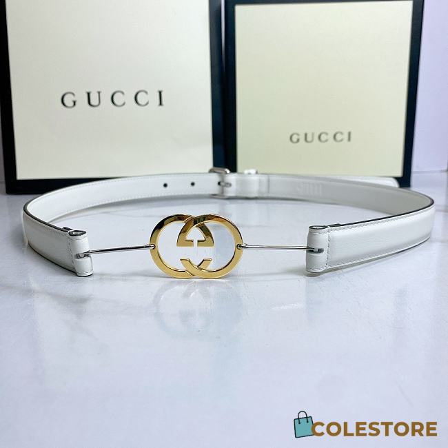 Gucci G Belt In White - 1
