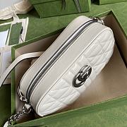 Gucci GG Marmont Shoulder Bag In White 447632 Size 24x12x7cm - 4