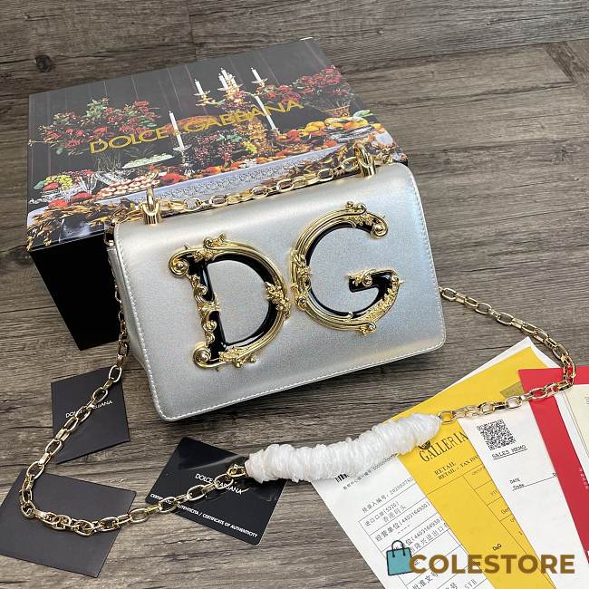 Dolce & Gabbana DG Girls Logo-Embellished In Silver Leather BI141 21cm - 1