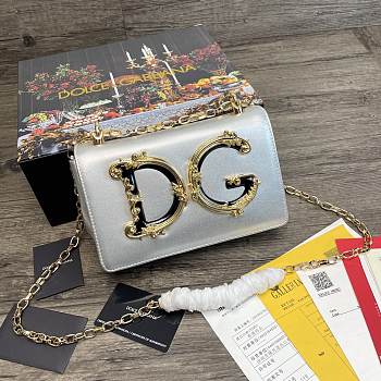 Dolce & Gabbana DG Girls Logo-Embellished In Silver Leather BI141 21cm