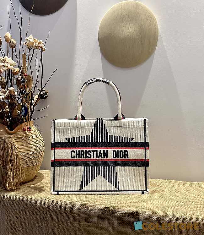 Dioralps Dior Book Tote White Three-Tone Embroidery M1286 Size 41.5x35x18 cm  - 1