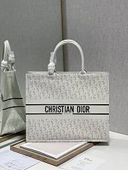 Dior Book Tote Bayadere In White Size 41x32cm - 1