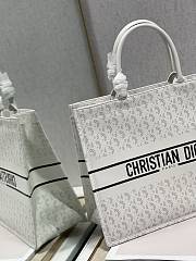 Dior Book Tote Bayadere In White Size 41x32cm - 5