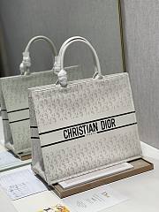 Dior Book Tote Bayadere In White Size 41x32cm - 3