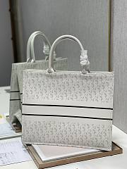 Dior Book Tote Bayadere In White Size 41x32cm - 2