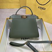 Fedi Peekaboo ISEEU East-West In Green 8BN32 Size 33x25x12cm - 6