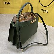 Fedi Peekaboo ISEEU East-West In Green 8BN32 Size 33x25x12cm - 4