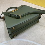 Fedi Peekaboo ISEEU East-West In Green 8BN32 Size 33x25x12cm - 2