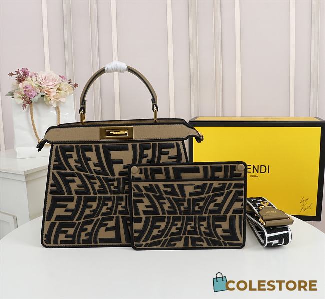 Fendi Peekaboo ISEEU FF Logo 7VA52 Size 33cm - 1