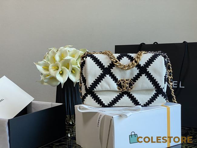Chanel 19 Black&White Calfskin Flap Bag Size 16x26x9cm - 1