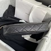 Chanel Grained In Black Leather Hobo Bag B01960 Size 25x14x5Cm - 2