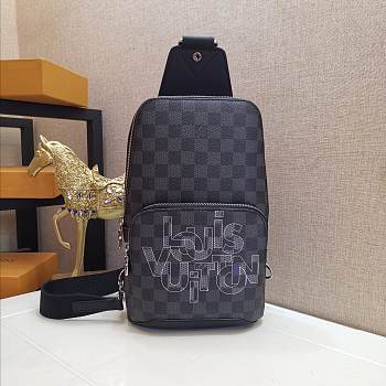 Louis Vuitton Avenue Sling Bag Taiga Leather M30801 Size 20x31x10cm