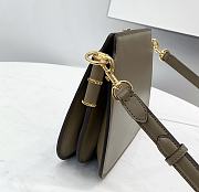 Fendi Touch Grey Leather Bag Size 26.5x10x9cm - 4