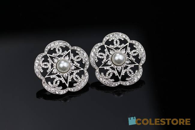 Chanel Flower Cluster - 1