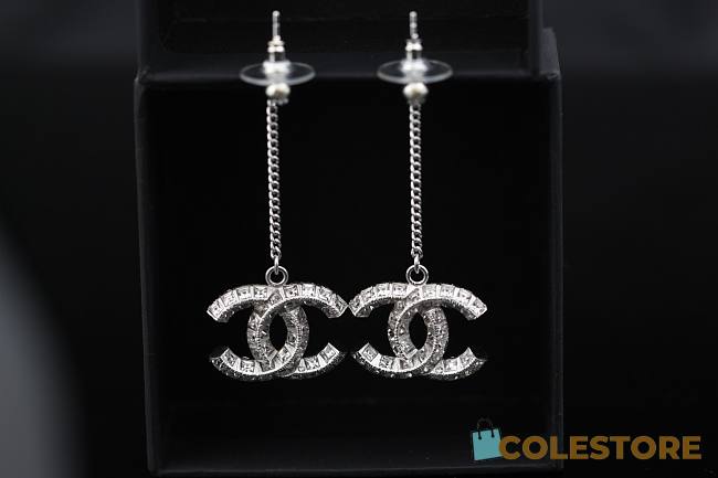Chanel Earrings Metal & Diamantes Silver&Crystall - 1