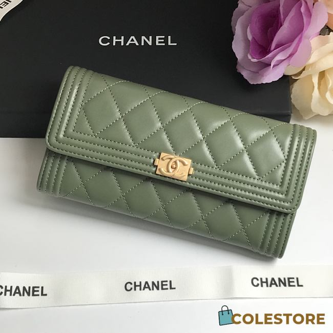Chanel Wallet Green Quilted Leather & Gold-tone Metal 10.5cm - 1