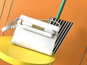 YSL Manhattan Shoulder Bag In White Leather 579271 Size 24cm - 1