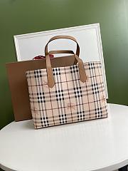 Burberry Reversible London Pale Opal Leather Haymarket Check Size 46x35x30cm - 5