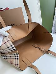 Burberry Reversible London Pale Opal Leather Haymarket Check Size 46x35x30cm - 4