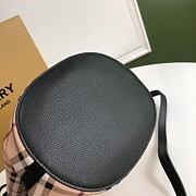 Burberry Hobo Haymarket Size 18.5x15x23.5cm - 2