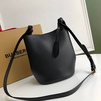 Burberry Hobo In Black Size 18.5x15x23.5cm